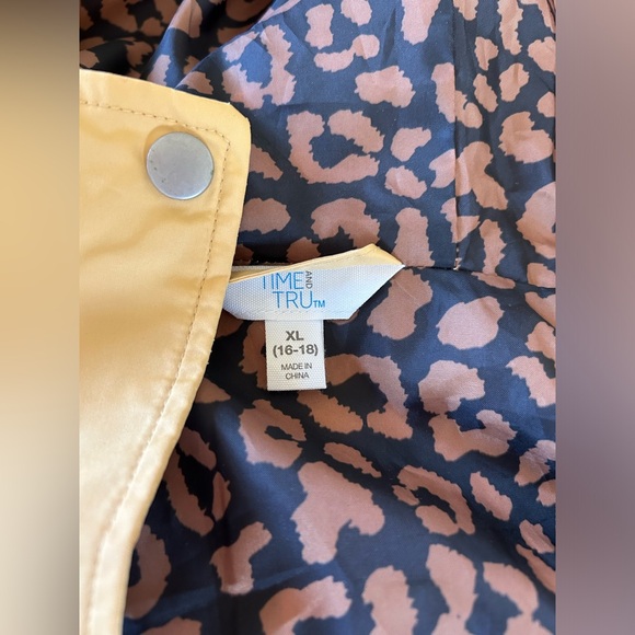 COPY - Yellow and Leopard Rain Jacket/Wind Breaker - Picture 6 of 7